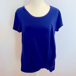 Gorgeous, Candies size medium blue short sleeve knotted side top!